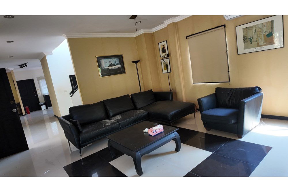 picture [920011003-100] Charming 3-BR Home with Pool in Hua Hin for Sale! - 5/119