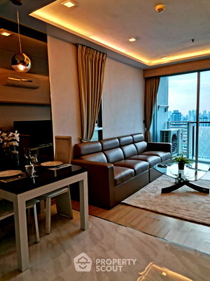 Condos for sale Sukhumvit 69/1 : 1-BR Condo at Sky Walk Residences near BTS Phra Khanong (ID 1305792)