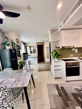 ให้เช่าคอนโดหรูพัทยา The Riviera Jomtien 2 ห้องนอน วิวทะเล