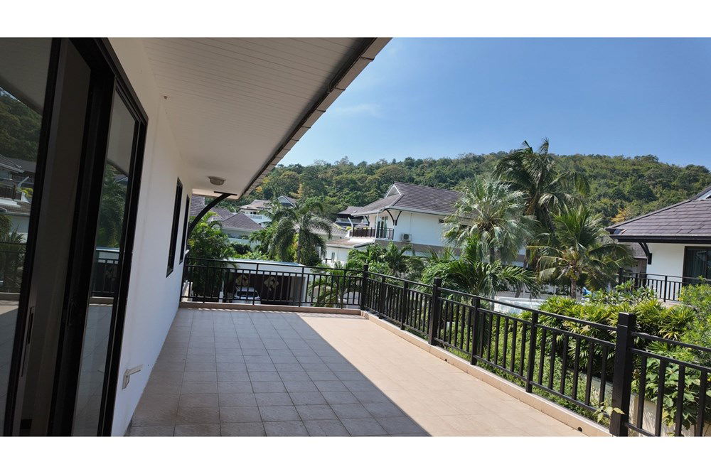 picture [920011003-100] Charming 3-BR Home with Pool in Hua Hin for Sale! - 39/119