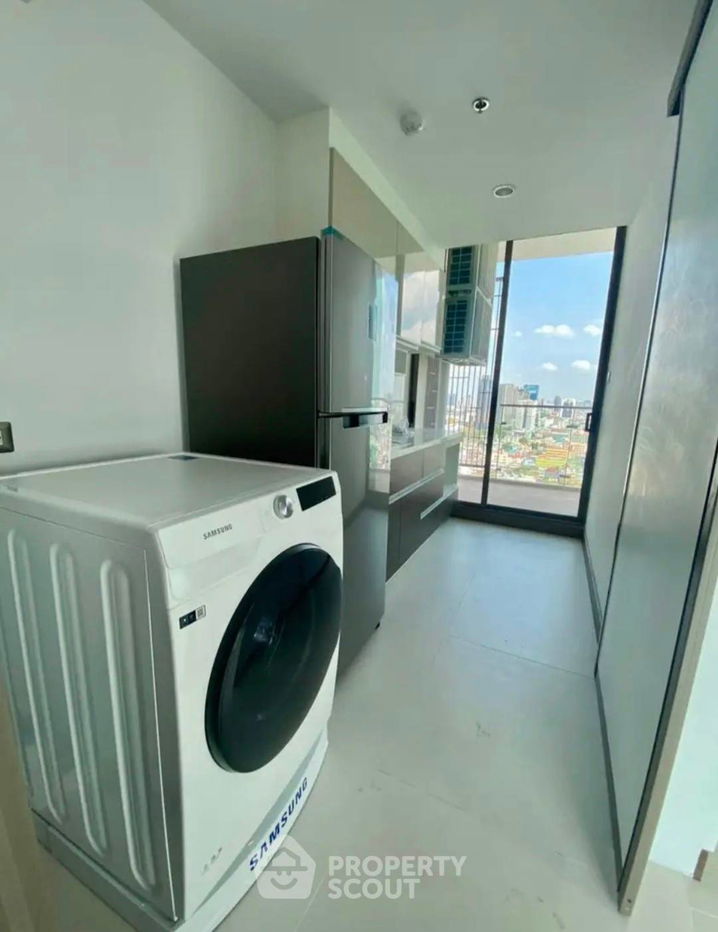 picture 3-BR Condo at Supalai Oriental Sukhumvit 39 near MRT Phetchaburi (ID 1440242) - 16/19