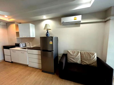 Condos for sale 700 Year Sports Arena Chiang Mai : Selling Trams condo Jed yod , near Nimman , Maya Mall , Price 2.2 MB Tel. 082-3899314 (Khun Boo)