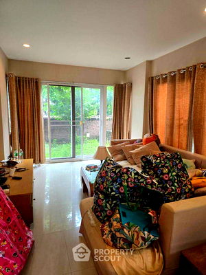 Houses for sale Sukhaphiban 5 Road : 3-BR House in O Ngoen (ID 2426531)