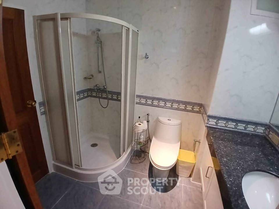 picture 2-BR Condo at Baan Thanon Sarasin Condominium near BTS Ratchadamri (ID 2115869) - 6/6