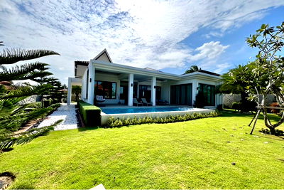 Houses for rent Hua Hin Prachaubkirikhan : [920011003-119] Luxury House for Rent at Belvida Huahin