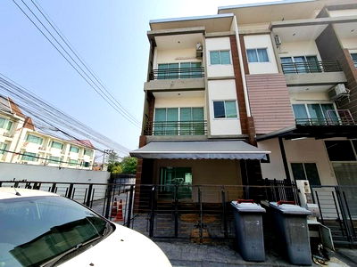 ทาวน์โฮม เขตบึงกุ่ม : B00658 ขายทาวน์เฮ้าส์ หมู่บ้านกานต์ศิริ นวลจันทร์ 48 แขวงคลองกุ่ม เขตบึงกุ่ม กรุงเทพมหานคร