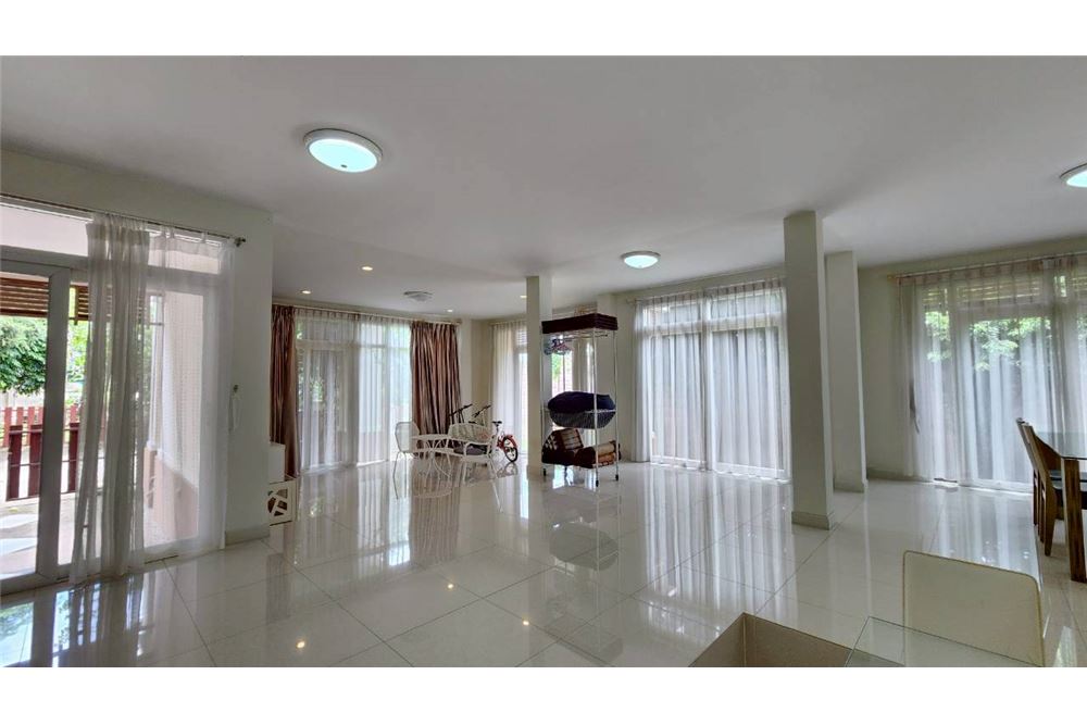 รูป [92001012-110] ขายบ้านเดี่ยว 2 ชั้น โครงการติดทะเล ชลบุรี - รูปที่ 25/59