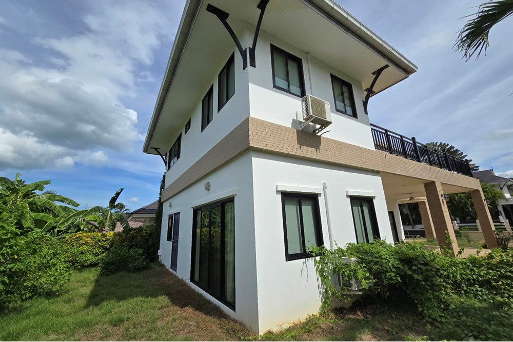 picture [920011003-100] Charming 3-BR Home with Pool in Hua Hin for Sale! - 72/119