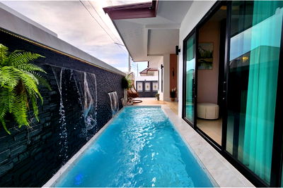 Houses for sale Bang Lamung Chonburi : [920611001-300] Tranquil Luxury: Huay Yai Home with Pool