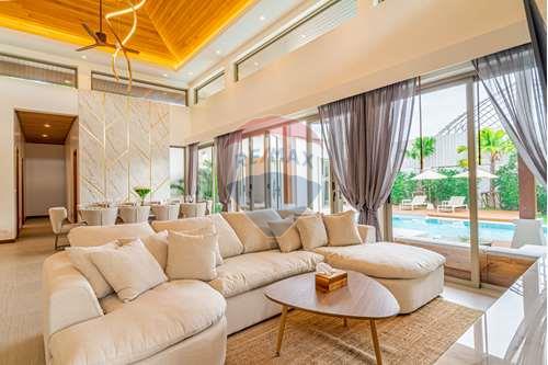 รูป [920491007-6] 4 BEDROOM POOL VILLA IN LAYAN - รูปที่ 12/18