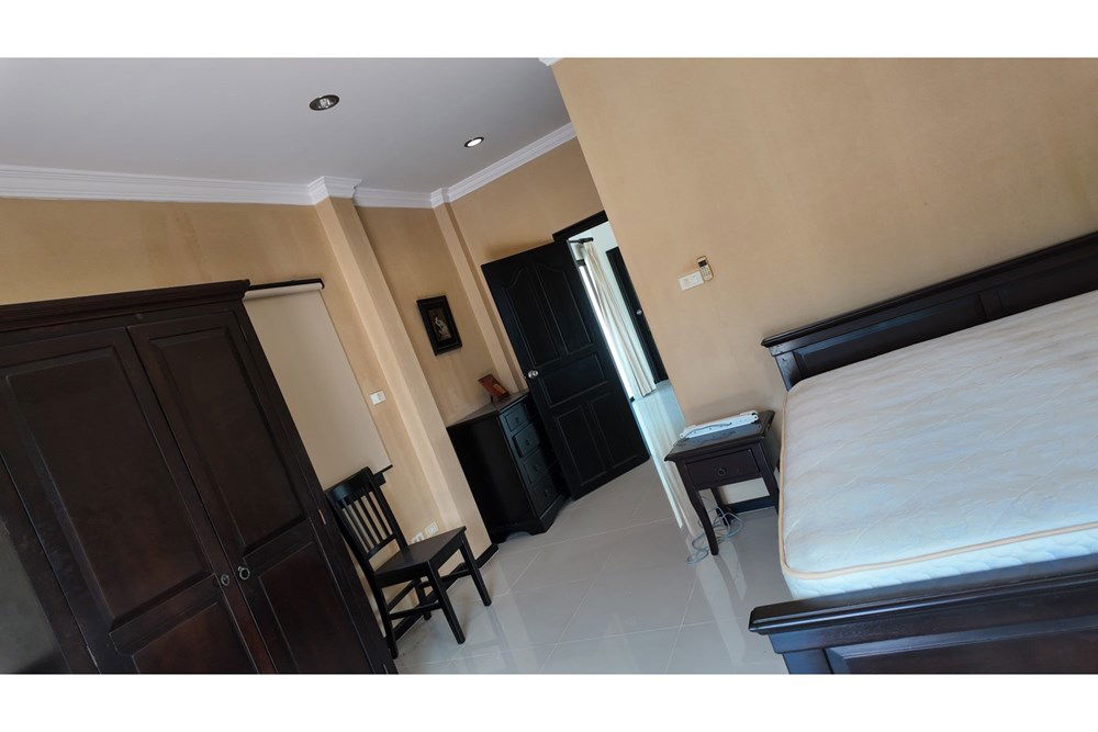 picture [920011003-100] Charming 3-BR Home with Pool in Hua Hin for Sale! - 26/119