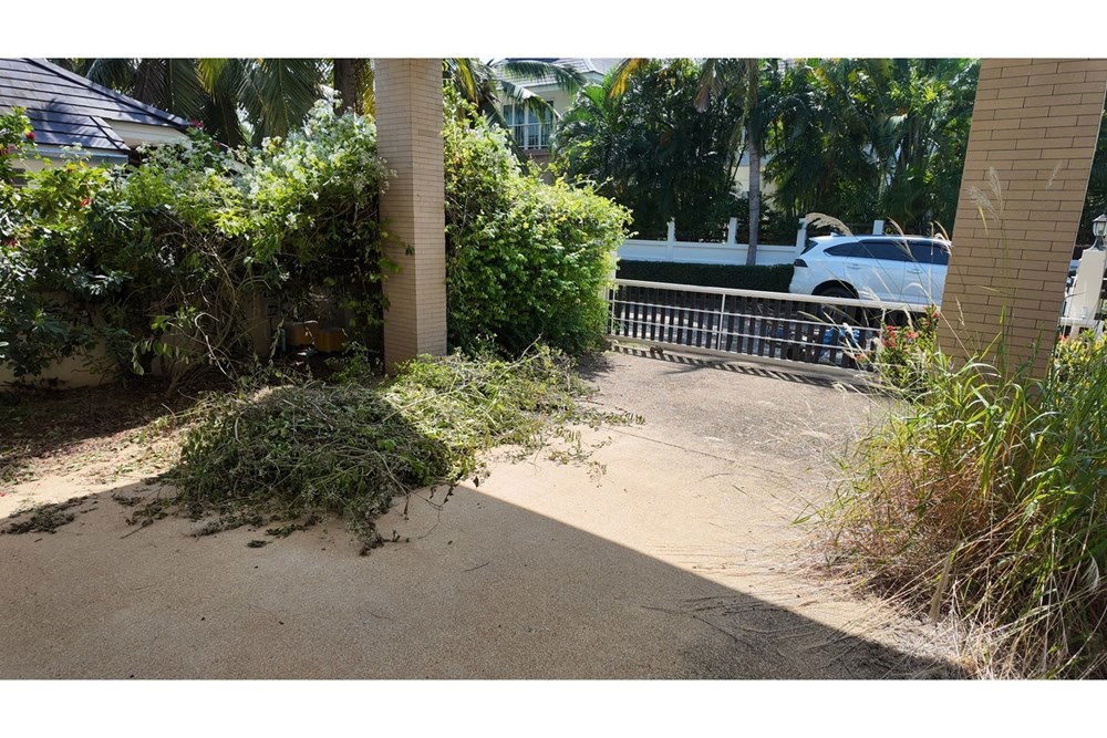 picture [920011003-100] Charming 3-BR Home with Pool in Hua Hin for Sale! - 61/119