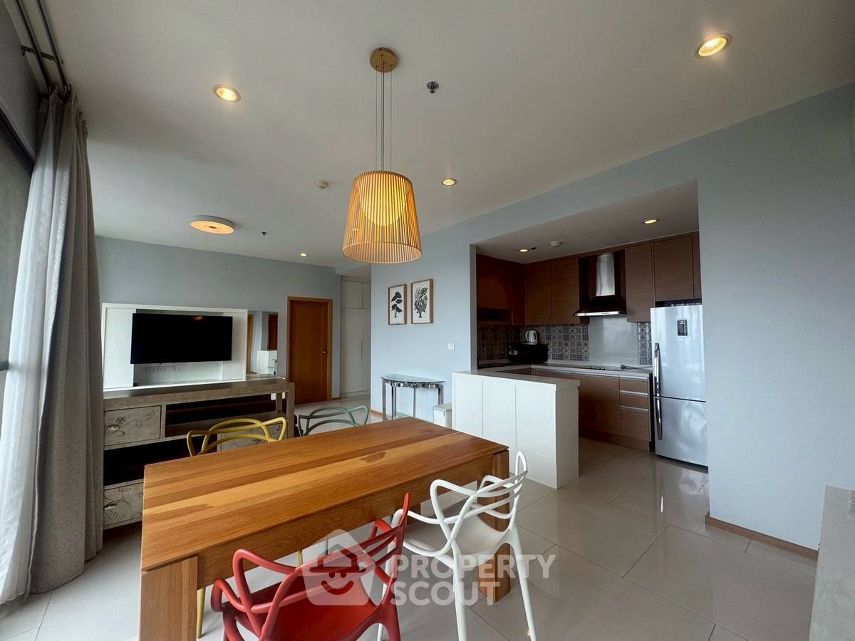 picture 2-BR Condo at The Emporio Place near BTS Phrom Phong (ID 2427589) - 10/19