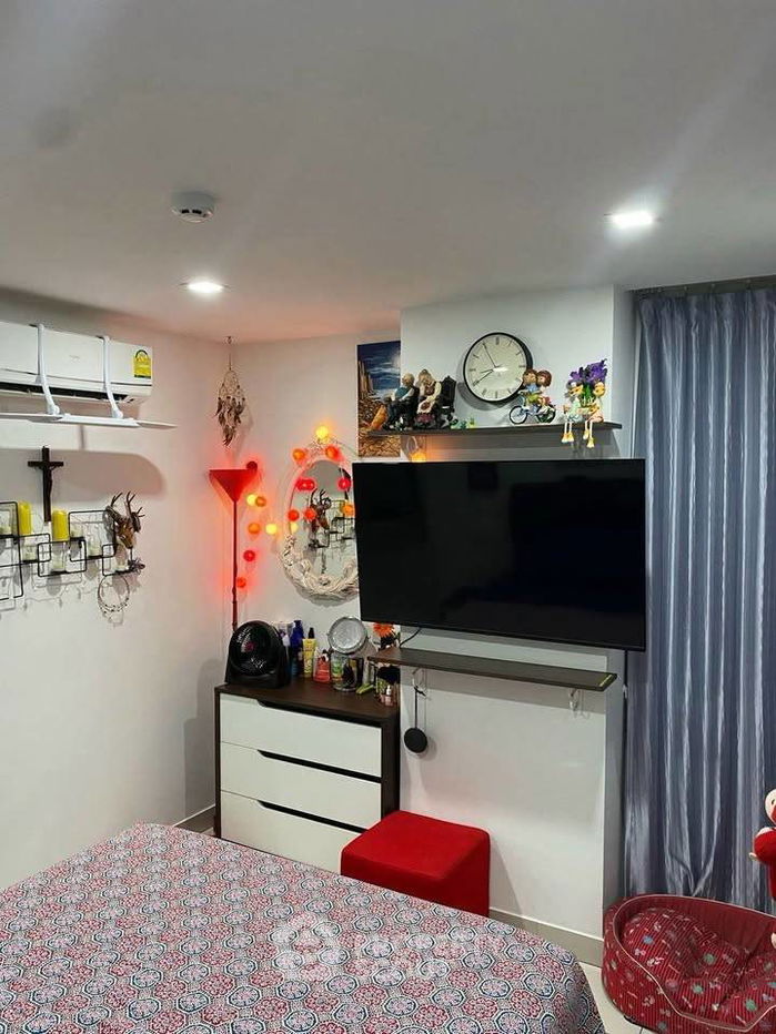 picture 2-BR Condo at Siam Oriental Plaza close to Phratamnak (ID 2421170) - 3/19