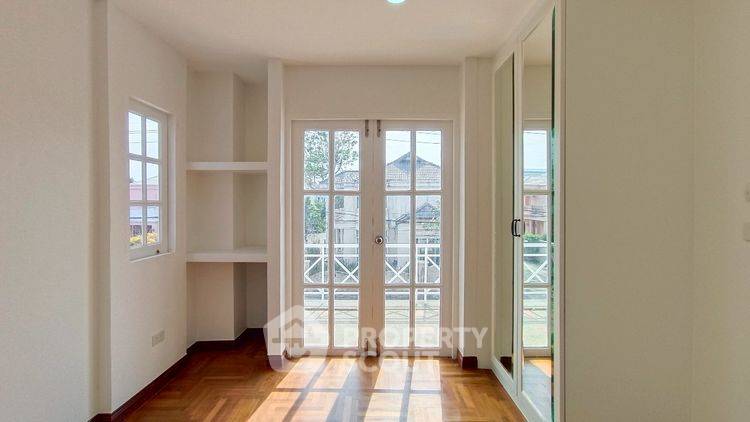 picture 3-BR House in Saen Saep (ID 2426321) - 11/15