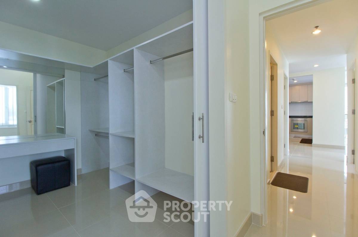 picture 3-BR Condo at Siri Residence Sukhumvit near BTS Phrom Phong (ID 1966267) - 14/16