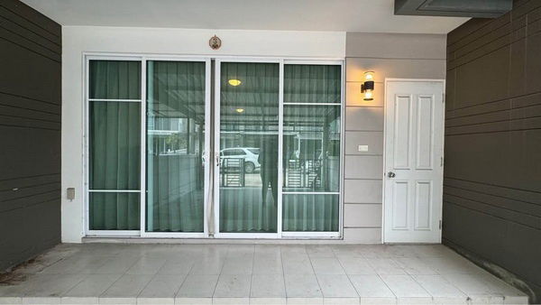 picture FOR RENT TOWN AVENUE RAMA 9 / 3 bedrooms 3 bathrooms / 20 Sqw. 160 Sqm. **25,000** CLOSE TO THE MALL BANGKAPI - 11/11