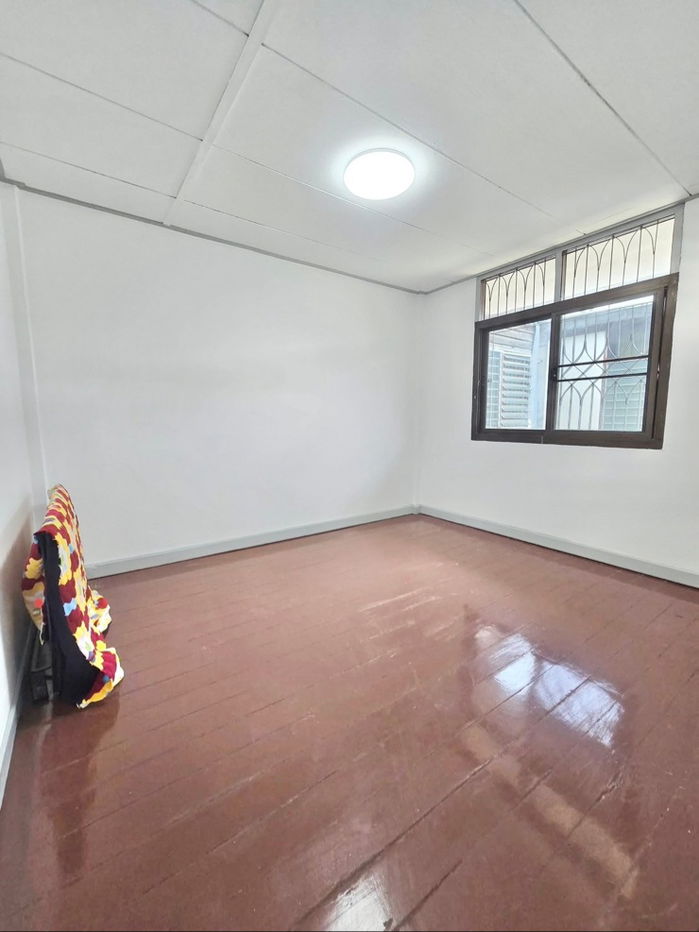 รูป ให้เช่าทาวน์โฮม 2 ชั้น อยู่ซอยประชาราษฏร์บำเพ็ญ 16แยก3 แขวงห้วยขวาง - รูปที่ 6/8