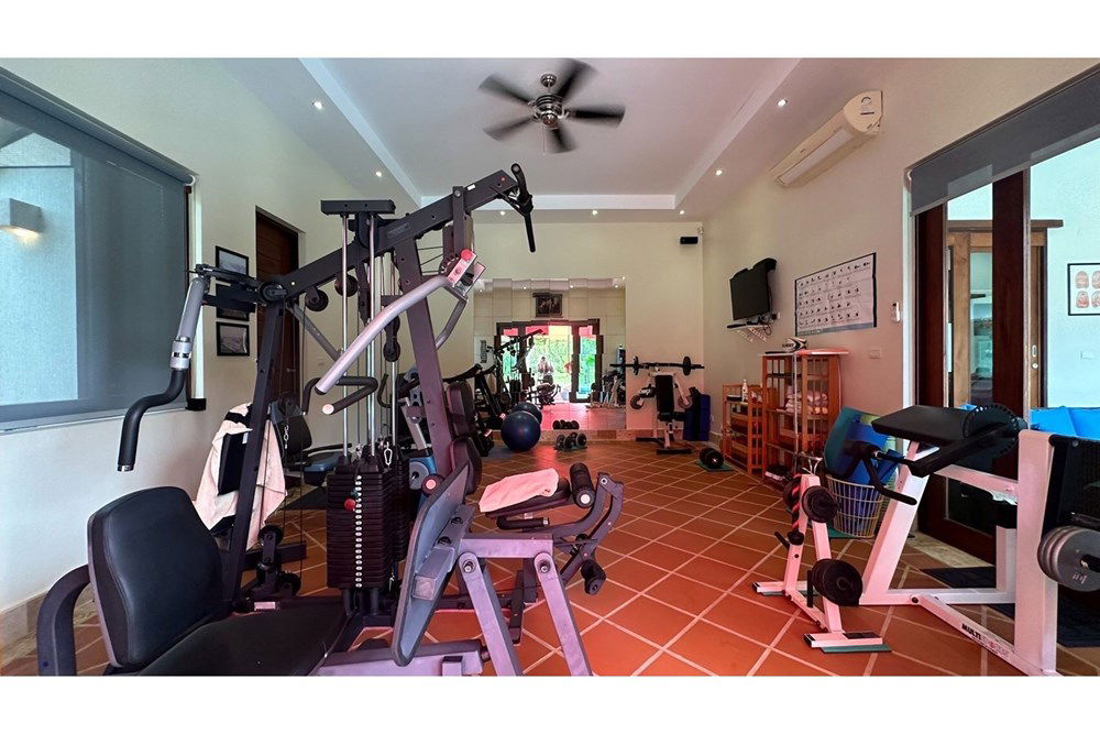 รูป [920011003-108] บ้านหรูหรา 5 ห้องนอนพร้อมสระว่ายน้ำส่วนตัว - รูปที่ 35/46