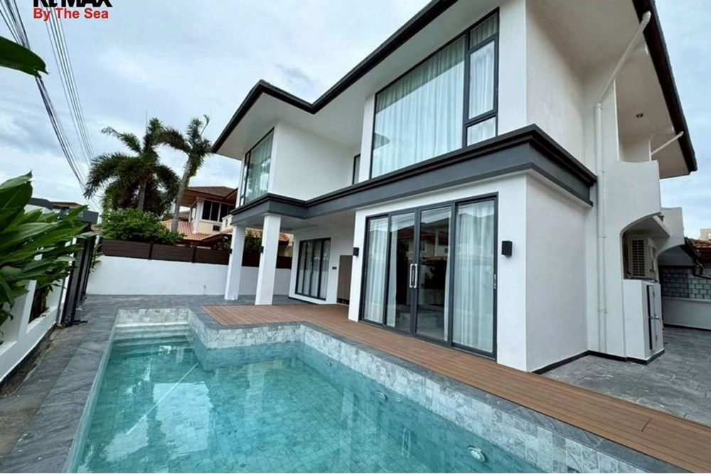 รูป [920611001-368] "วิลล่าหรูใจกลางพัทยา พร้อมสระส่วนตัว" - รูปที่ 1/55