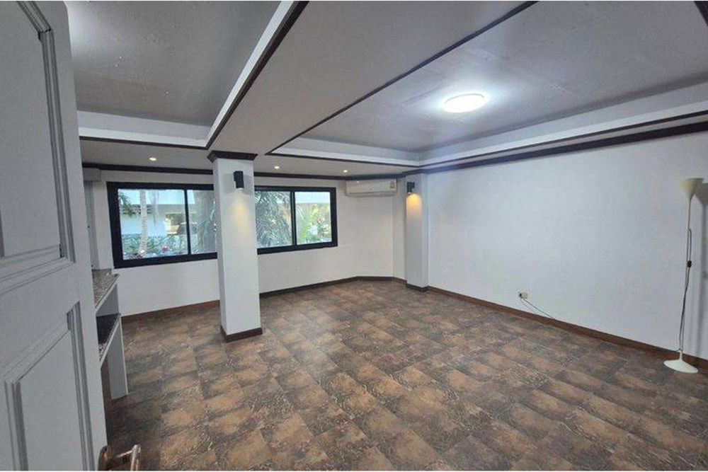 รูป [920471004-896] ทาวน์เฮาส์ 8 ห้องนอนริมชายหาดสำหรับขาย - รูปที่ 11/13