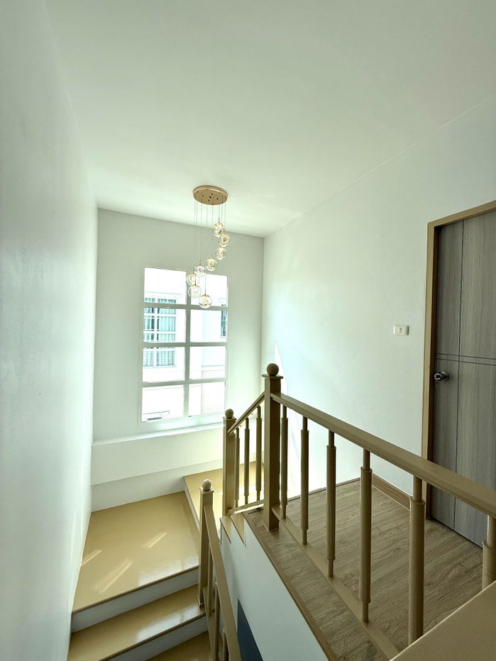 รูป บ้านเดี่ยว สวยๆ แต่งใหม่ทั้งหลัง พร้อมเฟอร์ หมู่บ้าน เปี่ยมภิรมย์ รีสอร์ท รีโนเวทใหม่ พร้อมอยู่ คู้ซ้าย หนองจอก ซอยมิตรไมตรี 2 - รูปที่ 28/47