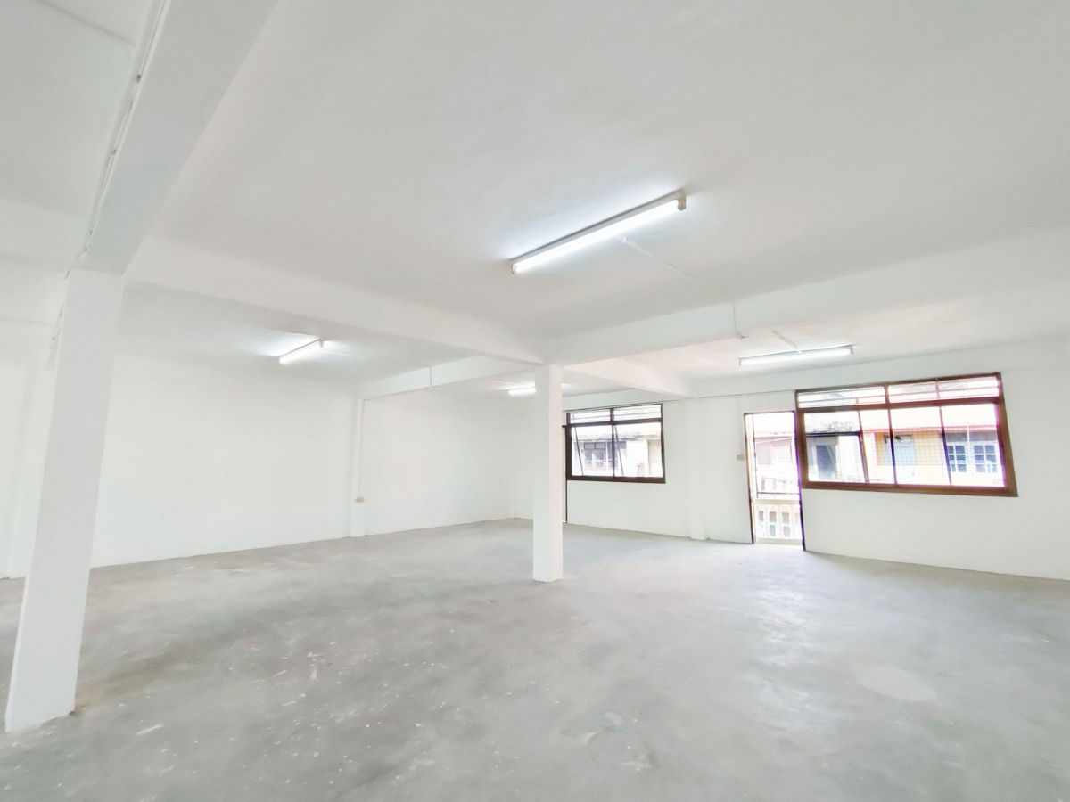 picture 2-unit commercial building for sale, Soi Nakhon Chai Mongkol Villa 1, 36 sq.wah, 522 sq.m. 3 bedrooms 3 bathrooms. - 12/15