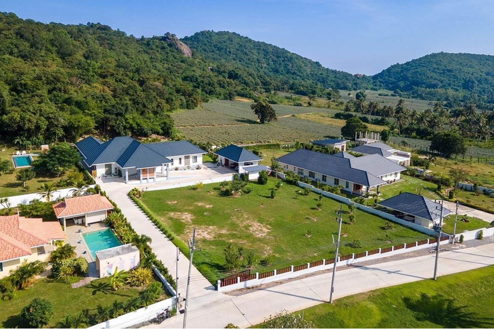 รูป [920011003-107] Luxury House for sale in HuaHin - รูปที่ 11/66