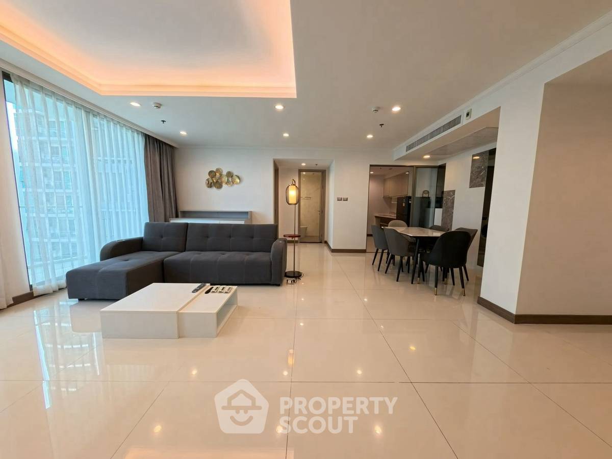 picture 2-BR Condo at Supalai Oriental Sukhumvit 39 near MRT Phetchaburi (ID 2429794) - 3/10