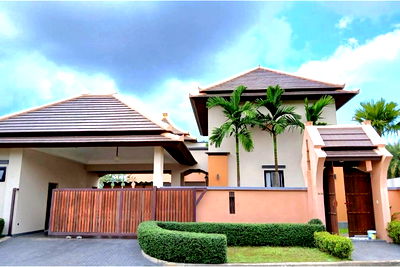 Houses for rent Bang Lamung Chonburi : [920311028-275] Ultimate Thai Elegance, Central Pattaya Living