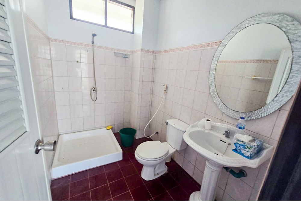 picture [920121001-2400] 3-beds House with a big space for lease in Plai Laem - 12/23