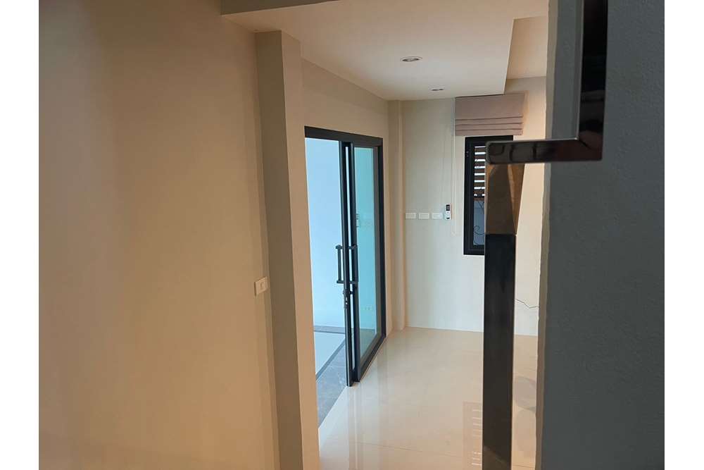 รูป [920281015-35] Townhome for sale in saithai - รูปที่ 23/29