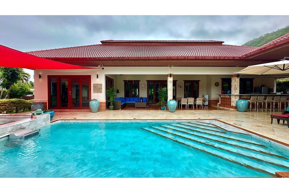 รูป [920011003-108] บ้านหรูหรา 5 ห้องนอนพร้อมสระว่ายน้ำส่วนตัว - รูปที่ 28/46