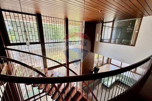 รูป [920071080-76] "สวรรค์สงบกลางกรุง: บ้านหรูพระโขนง" - รูปที่ 14/24