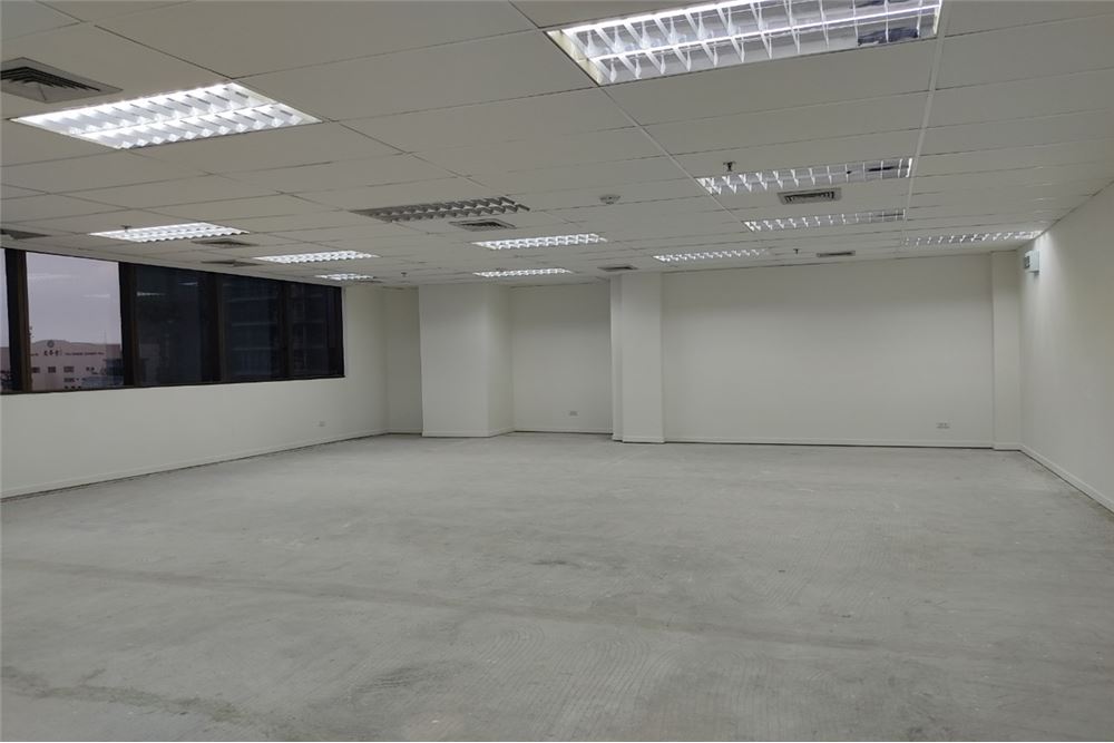 รูป [920271003-568] Office Space near BTS Surasak - รูปที่ 12/28