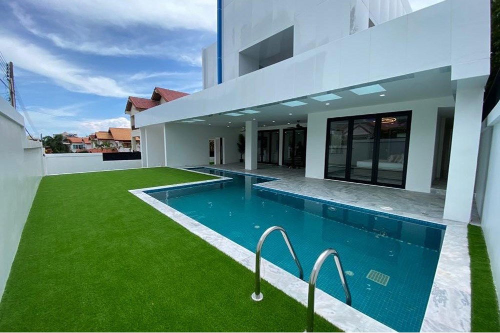 รูป [920611001-415] บ้านหรูให้เช่าใน Casa Jomtien Village - รูปที่ 2/10