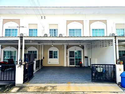 ทาวน์โฮม ลำลูกกา ปทุมธานี : ทาวน์โฮมหรู สไตล์ฝรั่งเศส หมู่บ้าน ลลิล ลำลูกกาคลอง 2 ต่อเติมหลังคาจอดรถ และห้องครัวด้านหลังพร้อม ทำเลดี ใกล้ BTS สถานีคูคต