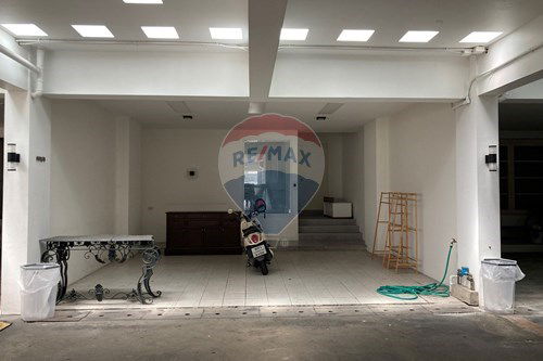 รูป [920071049-1153] ♂️ Phrom Phong Townhouse for Rent: 4+1 Beds, Pool, Gym, 2 Car Park! - รูปที่ 5/40