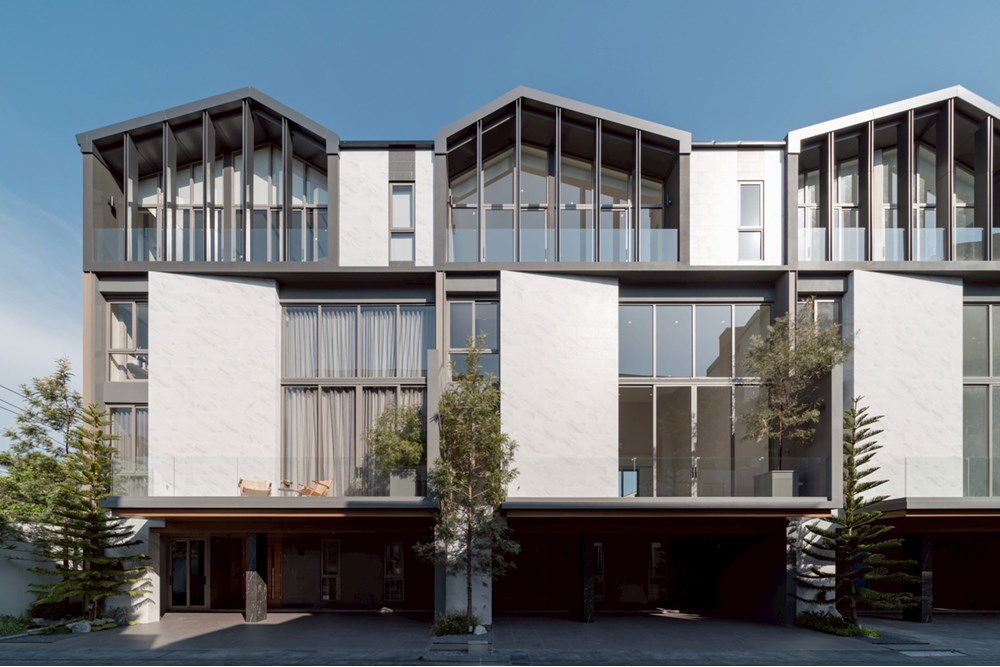 รูป [920071080-68] "ขายทาวน์เฮ้าส์หรู ใจกลางกรุง 3 ชั้น 291 ตร.ม." - รูปที่ 1/6