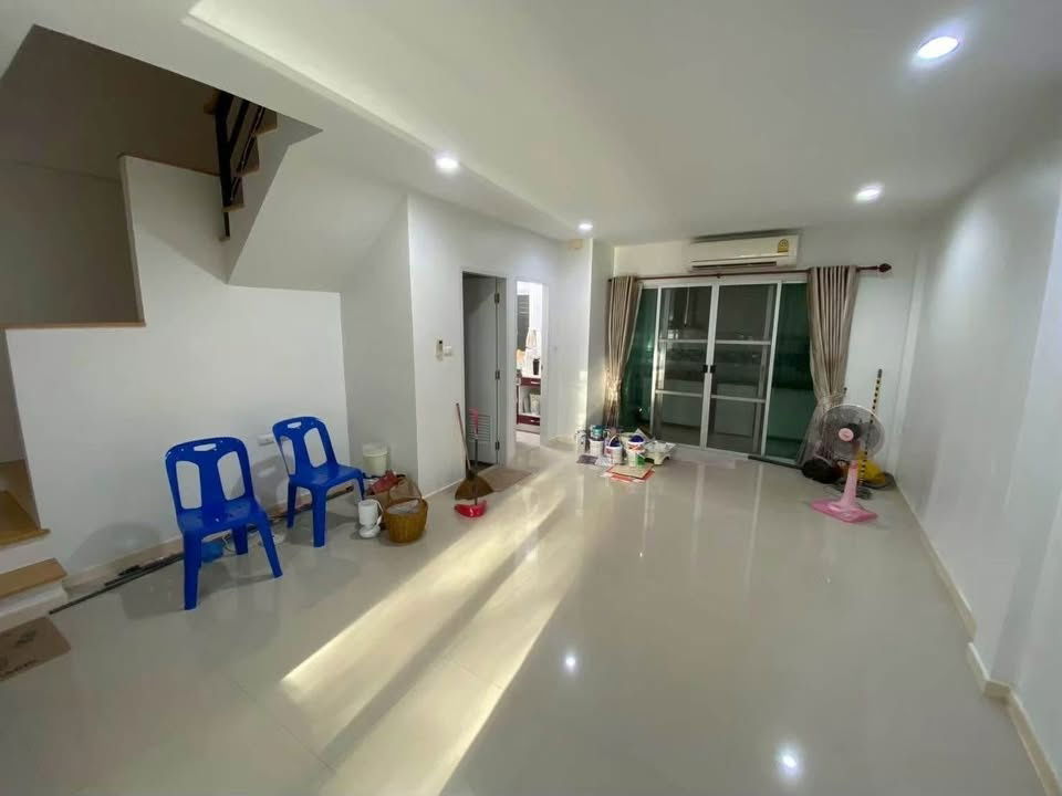 รูป HR2983ให้เช่าทาวน์โฮม 3 ชั้น โครงการลุมพินี ทาวน์ วิลล์ ศรีนครินทร์ – แบริ่งเดินทางสะดวกเพียง 100 เมตร จากรถไฟฟ้า MRTศรีแบริ่ง - รูปที่ 11/11