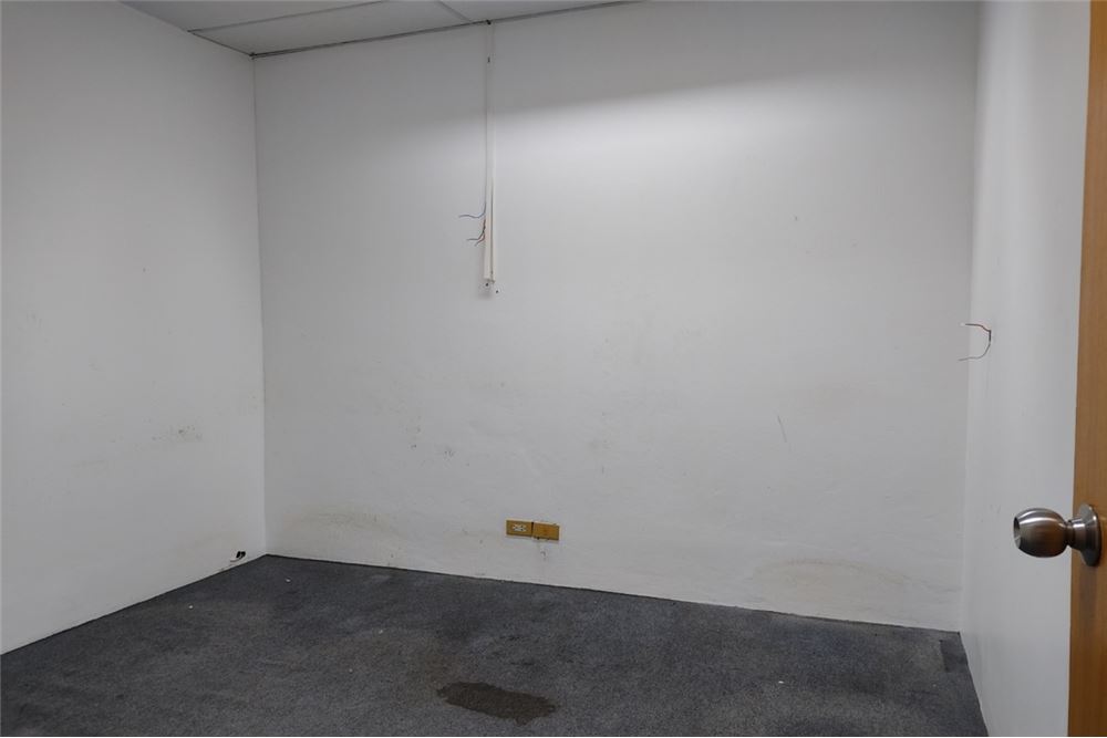 รูป [920271003-769] Office Space near BTS Surasak - รูปที่ 3/5