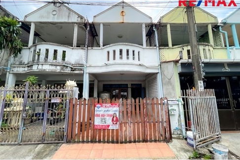 [920091001-1292] Modern Townhouse in Serene Thai Locale