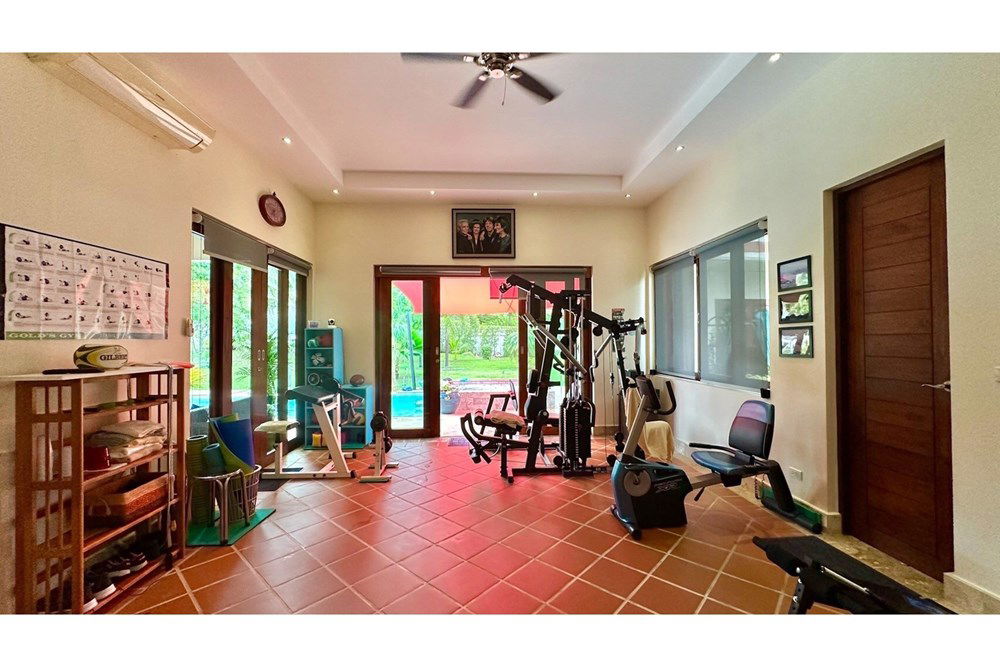 รูป [920011003-108] บ้านหรูหรา 5 ห้องนอนพร้อมสระว่ายน้ำส่วนตัว - รูปที่ 33/46