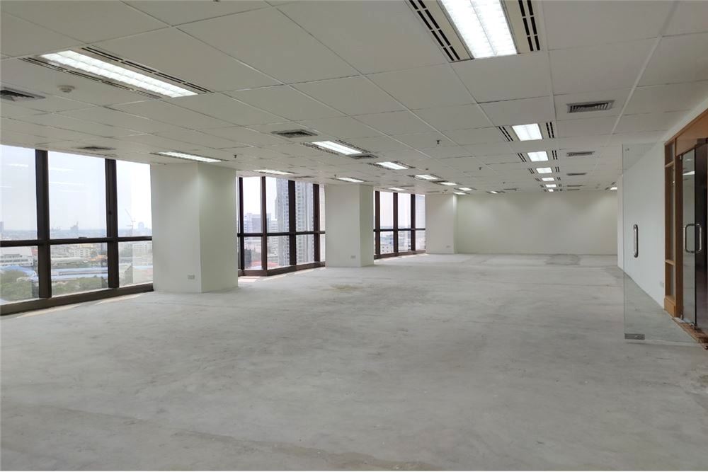 รูป [920271003-568] Office Space near BTS Surasak - รูปที่ 18/28