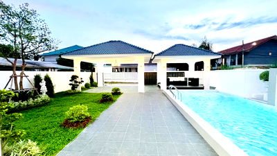 บ้านเดี่ยว บางละมุง ชลบุรี : บ้านพูลวิลล่าสร้างใหม่ ซ.สยามคันทรี่ ใกล้ตลาดไร่วนาสินธ์ พื้นที่ใหญ่ 134ตร.ว 3ห้องนอน 3ห้องน้ำ