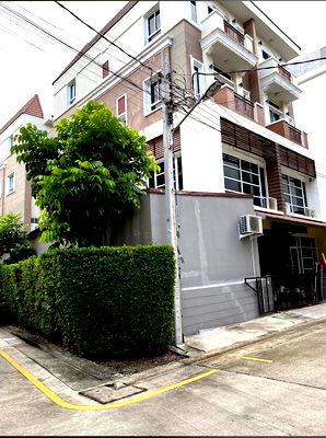 เช่าทาวน์โฮม เขตบึงกุ่ม : เช่า ให้เช่า ปล่อยเช่า โฮมออฟฟิศ เอกมัยรามอินทรา Premium Place ราคาถูก สนใจ Line: @951qfbfi