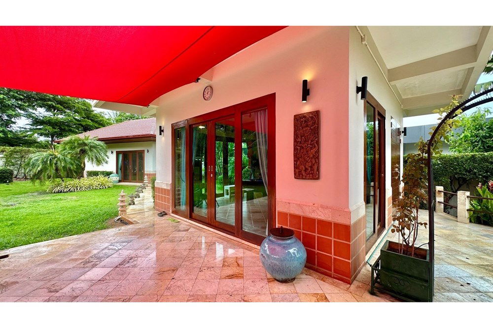 รูป [920011003-108] บ้านหรูหรา 5 ห้องนอนพร้อมสระว่ายน้ำส่วนตัว - รูปที่ 11/46