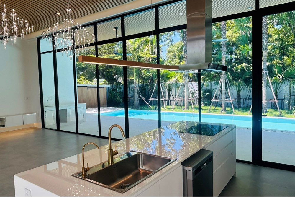 รูป [920071069-20] Beverly Hills Chaengwattana Brand New Villa Luxury Pool Villa For Sale - รูปที่ 6/21