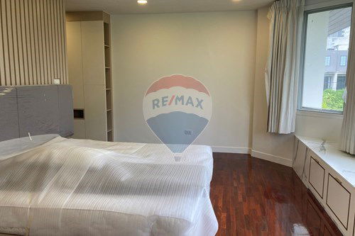 รูป [920071049-1153] ♂️ Phrom Phong Townhouse for Rent: 4+1 Beds, Pool, Gym, 2 Car Park! - รูปที่ 20/40