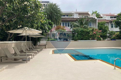 รูป [920071049-1153] ♂️ Phrom Phong Townhouse for Rent: 4+1 Beds, Pool, Gym, 2 Car Park! - รูปที่ 13/40